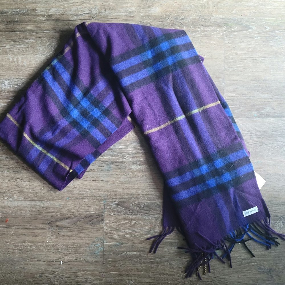 New With Tags Burberry Giant Check Cashmere Scarf for Women In Ribbon Color
